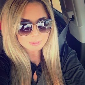 Meet your Posher, Elissa